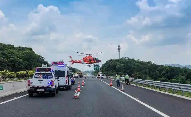 柯城区高速公路汽车救援案例
